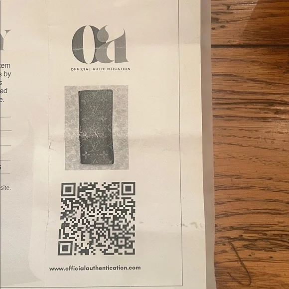 Louis Vuitton Soft Sunglasses Case - Picture 12 of 12